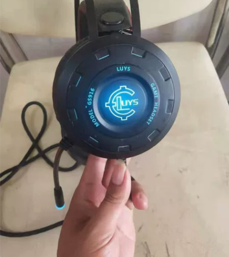 磁动力头戴式耳机9成新7.1独立声卡游戏耳...