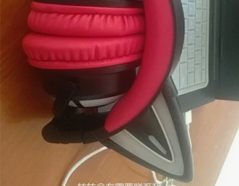 妖舞猫耳机，赤焰红 感兴趣的话点“我想要”...