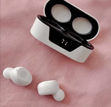 闲置转让【全新未拆】真无线蓝牙耳机千元级别...