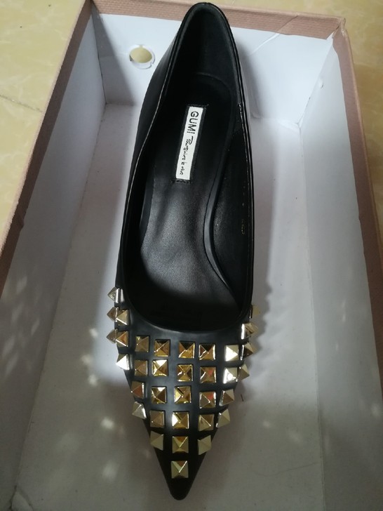 潮流个性 潮鞋铆钉 中跟单鞋 好穿舒服实体...