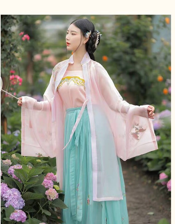 流萤扑扇明制三件套s码，有微瑕疵。图五是真...