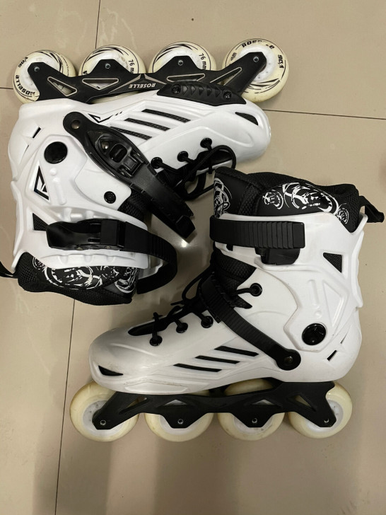 轮滑鞋 90一双 有两双