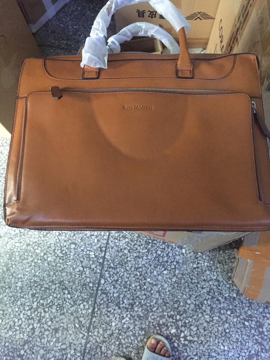 男士公文包，全新有吊牌，但闲置久了，有压痕，
