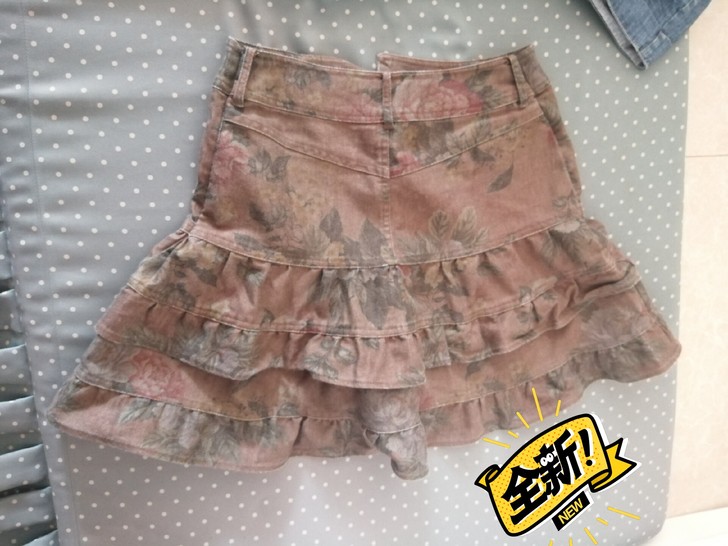 迷彩色花卉蛋糕裙，适合腰围72以内的美女穿。