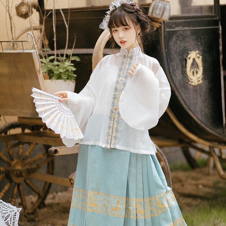 出压箱底汉服清库存，正品s