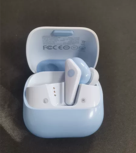 小鸟耳机，单出右耳 感兴趣的话点“我想要”...