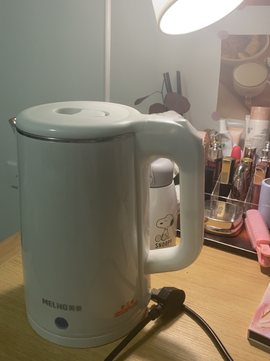 美菱 电热水壶