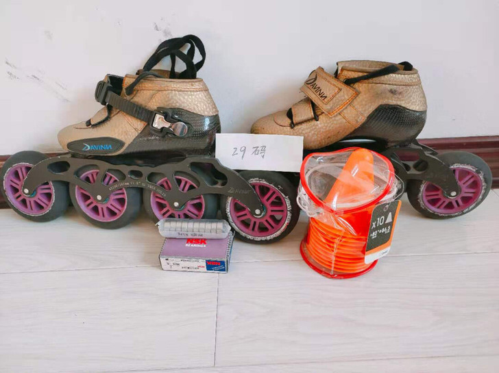 29码轮滑鞋，专业队专用