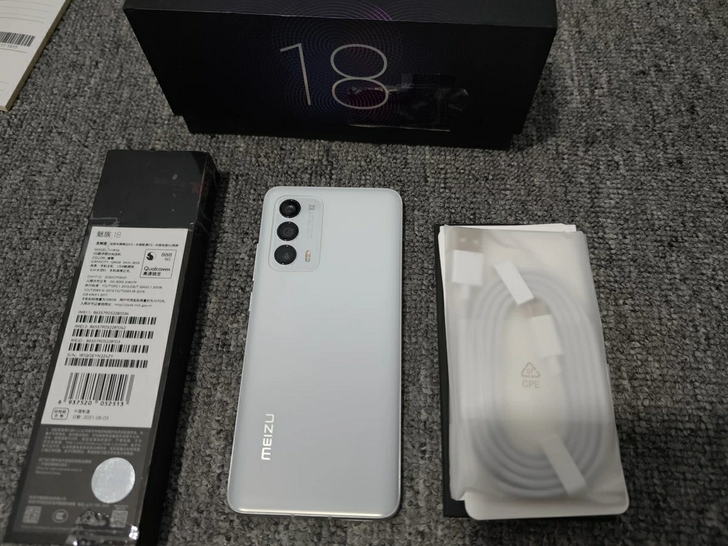 魅族18踏雪8GB+128在保350天99...