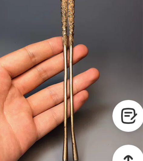 唐宋时期鎏金钗子，工艺精湛，器形完整无修补...