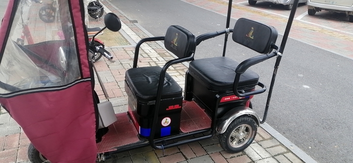 凤凰休闲三轮,20年6月32Ah电瓶