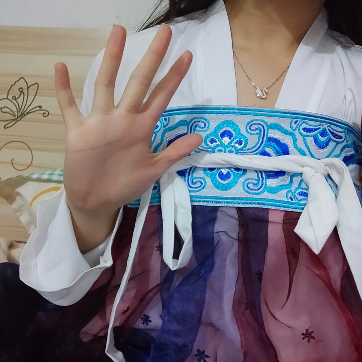 出社家的星河赋 仅试穿一次 有飞机盒 吊牌...