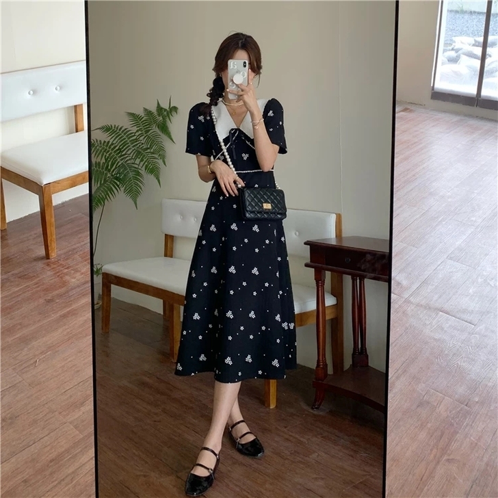 娃娃领碎花法式连衣裙女显瘦新款夏季气质赫本...