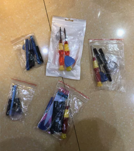 苹果 手机拆机工具一套10元。 感兴趣的话...