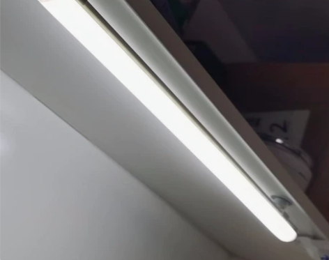 台灯宿舍台灯护眼学习灯可调节灯书桌吸附台灯...