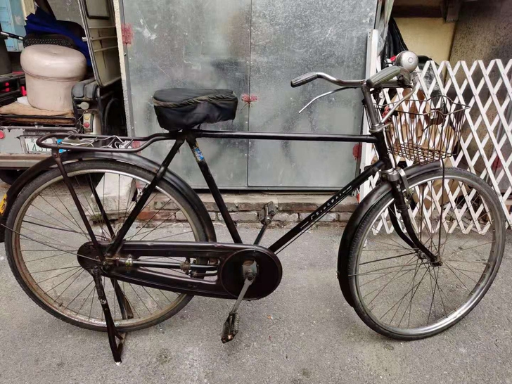 六十年代飞鸽28直梁男车，品相以图片为准，...