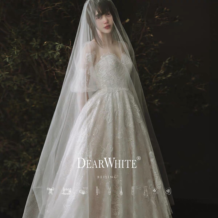 亲爱的白  花音，本来准备租婚纱的，但是这...