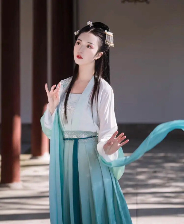 墨雪卿梨花渡齐腰一套原创汉服女春秋对襟上襦...