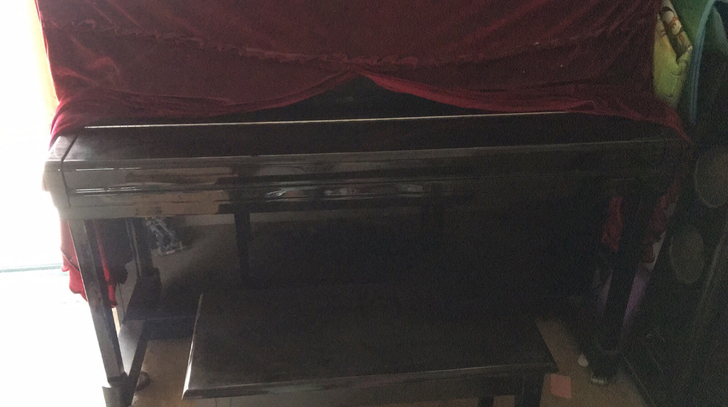 博顿钢琴..九成新.型号如图...购琴送琴...