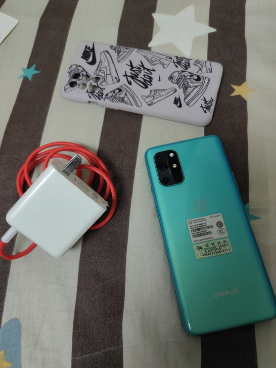 一加8t 12+256