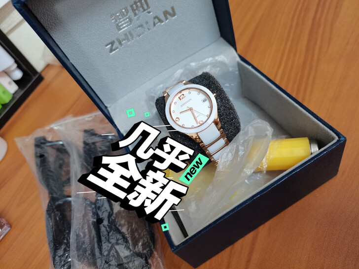 智典手表白色防水，买回来不喜欢了，带过一次...