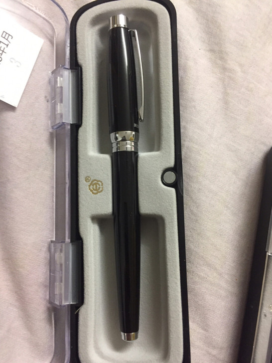 全新 的英雄钢笔卖25元602型