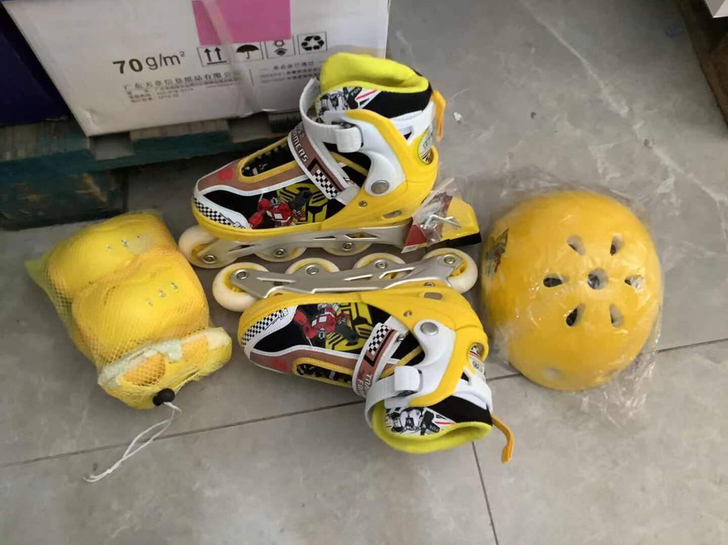 可调节溜冰鞋滑冰鞋汗冰S、M、L码装溜冰鞋...