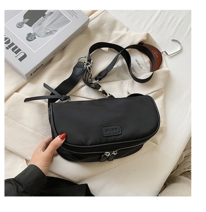 黑色斜挎帆布包