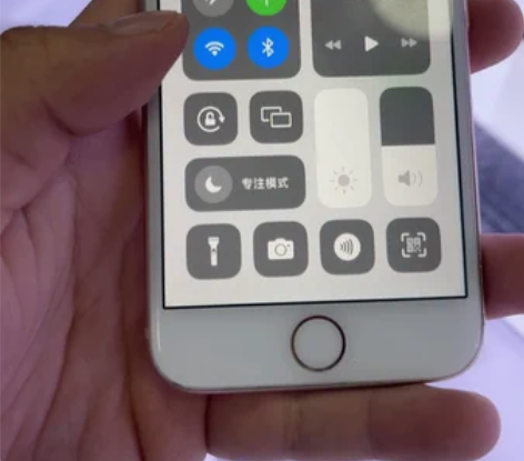 苹果8 感兴趣的话点“我想要”和我私聊吧～