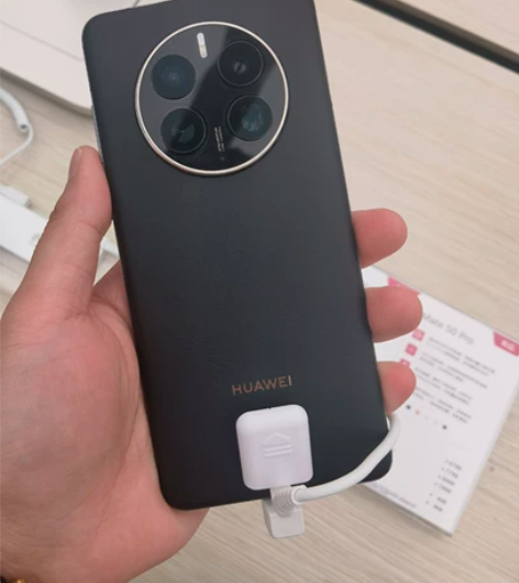 苹果8 白色 64g 原后盖为金色 今年换...