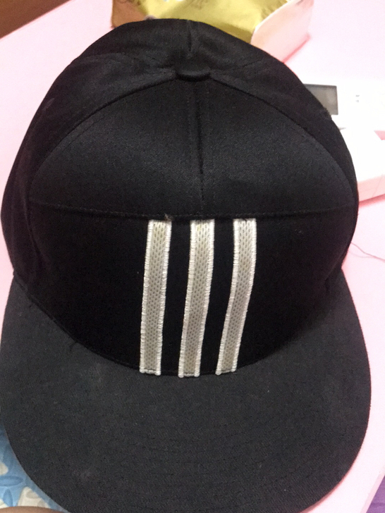 阿迪达斯帽子黑色