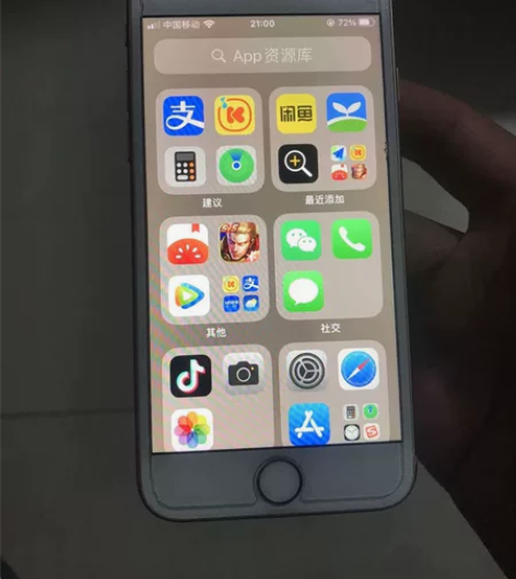 国行苹果8,64g内存,换过电磁,充电器不...