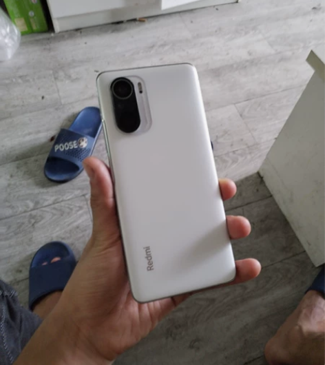 红米k40pro+顶配版12+256。 外...