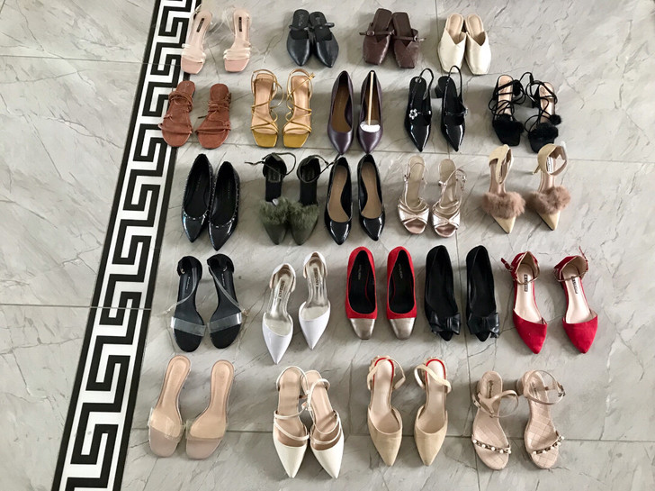 各种单鞋高跟鞋大甩卖啦～尺码35或者36，...