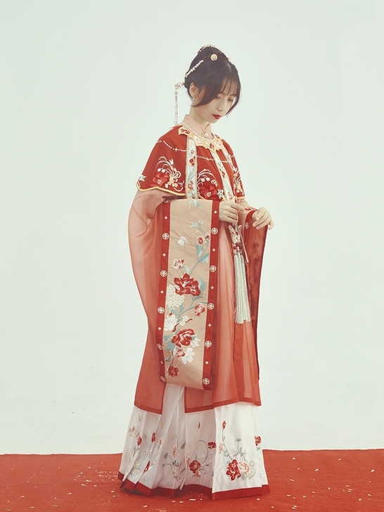 【十三余 小豆蔻儿】[迟迟-银临联名款】马面