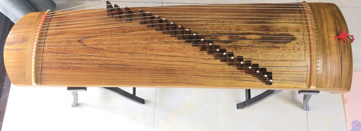 闲置小筝一台，挖筝，99新，几乎没怎么弹过，