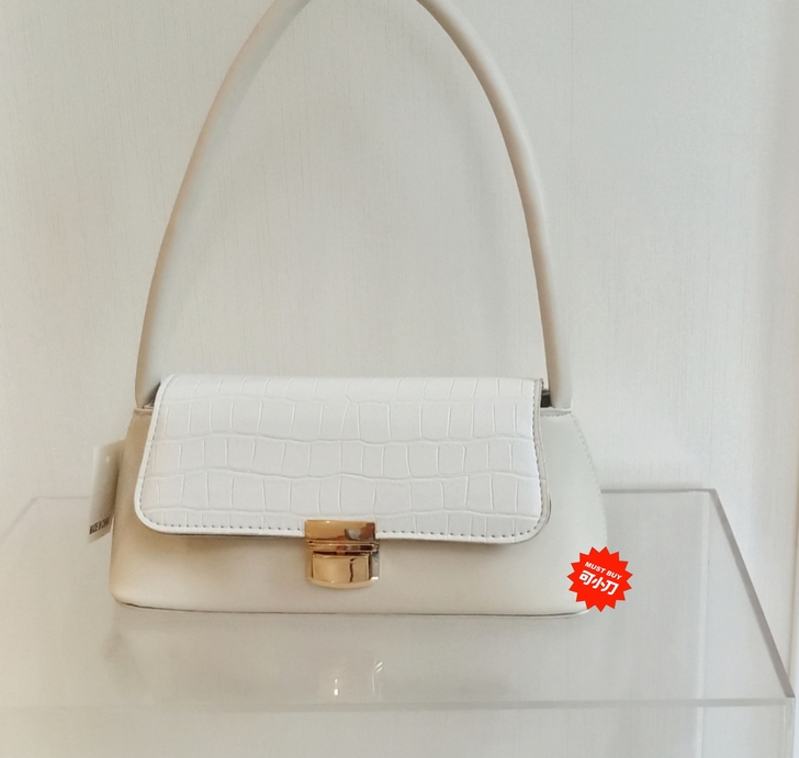 全新气质米白真皮女包腋下包简约版，有吊牌，...