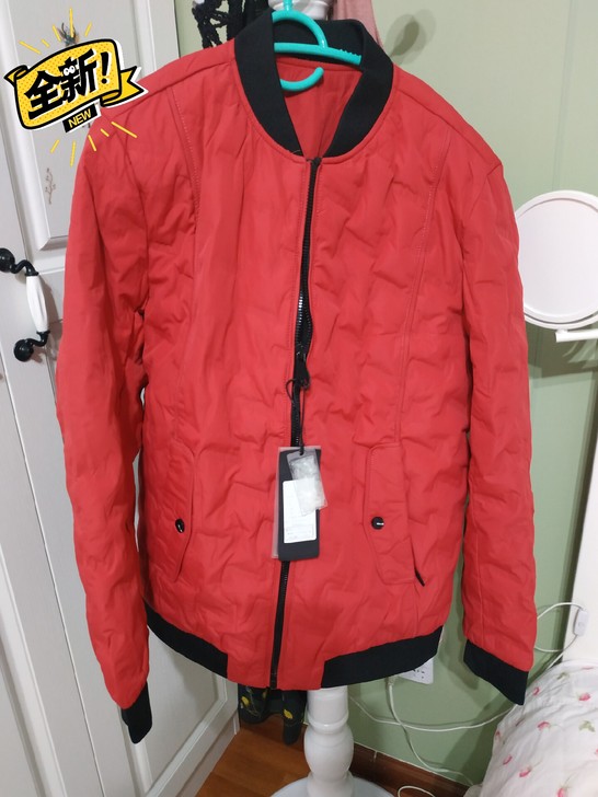 薄款羽绒服，全新有掉牌，男女可穿。给老公买...