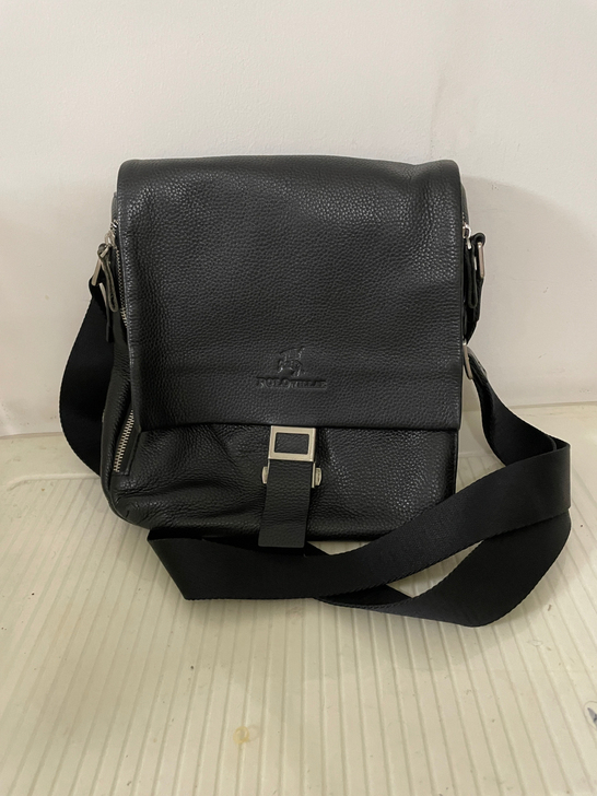 男士单肩包，皮的，实拍如图，成色自辨，有好...