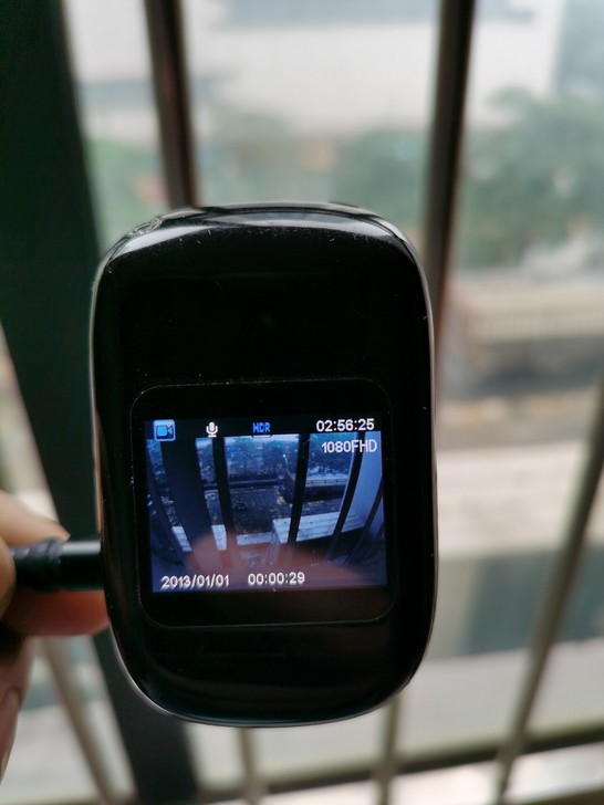 带屏显运动摄像机