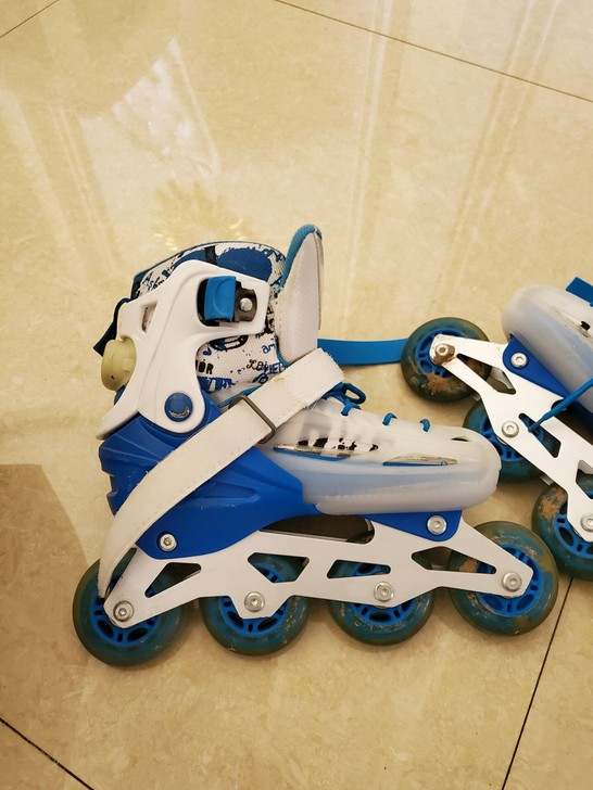 男女同款大童旱冰鞋