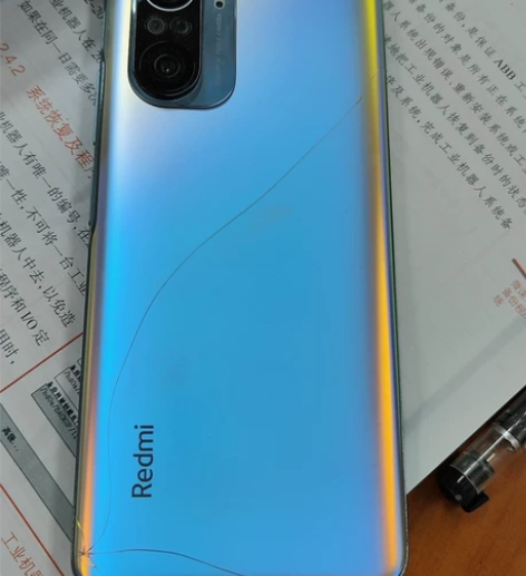 红米k40Pro➕屏幕一点都没坏这是钢化膜...