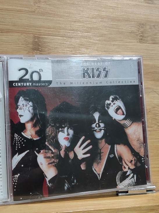 流行金属Kiss乐队精选美版,品相完美。K...