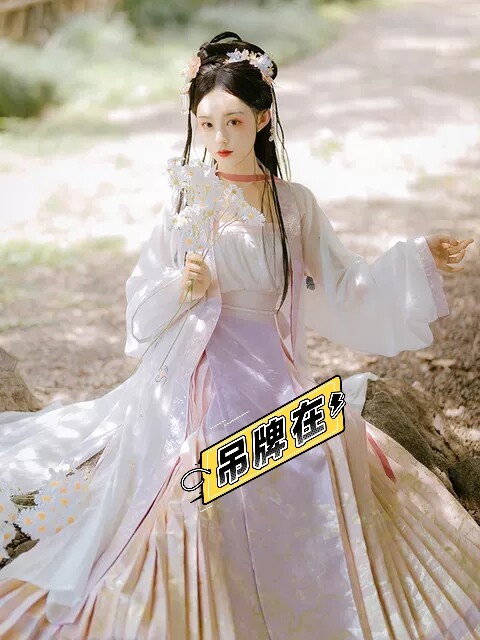七月夕,思凡,只出白色褙子,质量很好,上身...