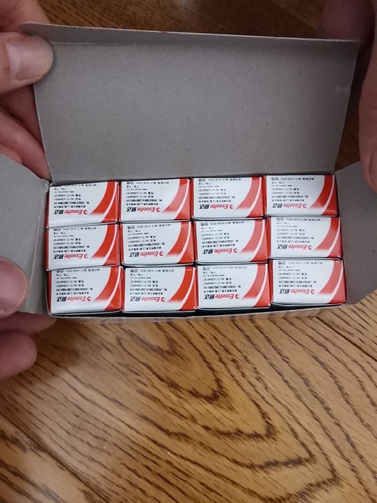 长尾夹15mm,12盒一包,15元,邮费自...