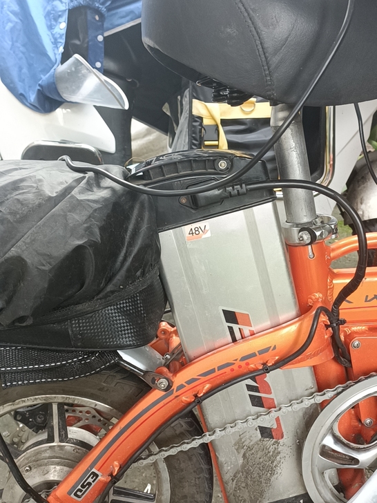 代驾专用车，车子功能都是好的，电池可以跑6...