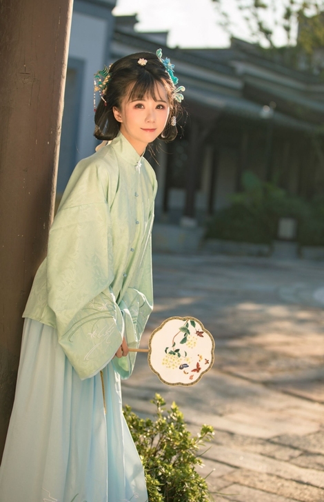 思君亭兰朋友-立领直袖汉服