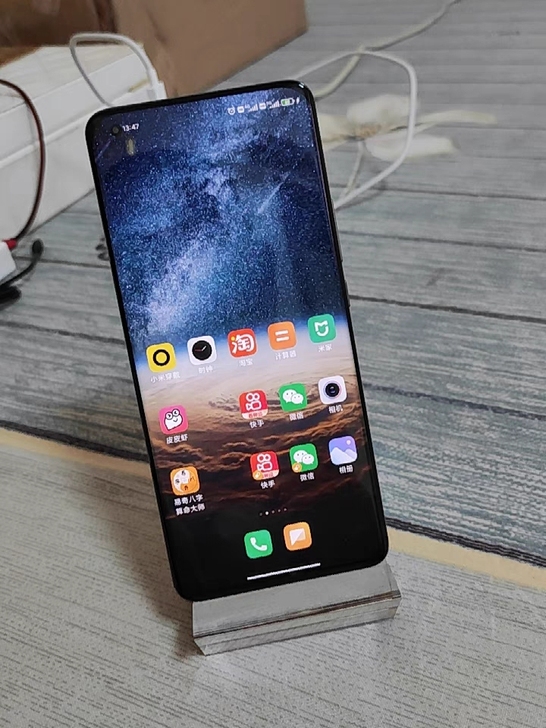 小米11至尊版顶配  黑色。带套贴膜使用，...