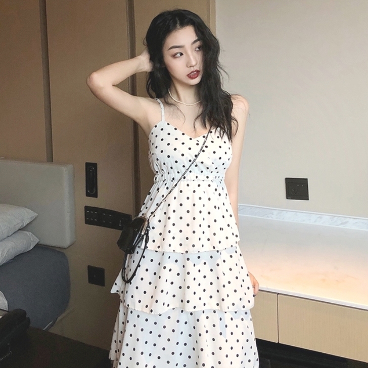 长裙女夏白色波点蛋糕吊带裙设计感小众外穿初...