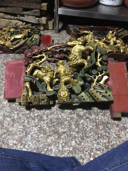 淸,杉木,五彩贴金狮戏球,缕空潮州木雕,物...